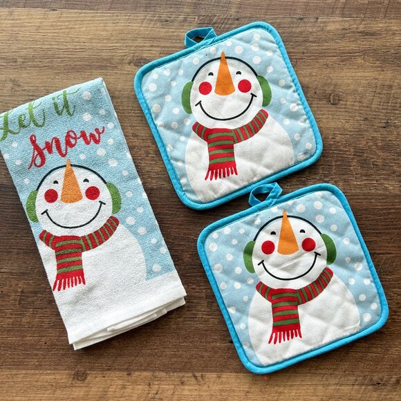 Snowman Kitchen Towel and 2 Hot Pad Holders, Snowman Decor Kitchen Towel Hot Pad - Picture 1 of 7